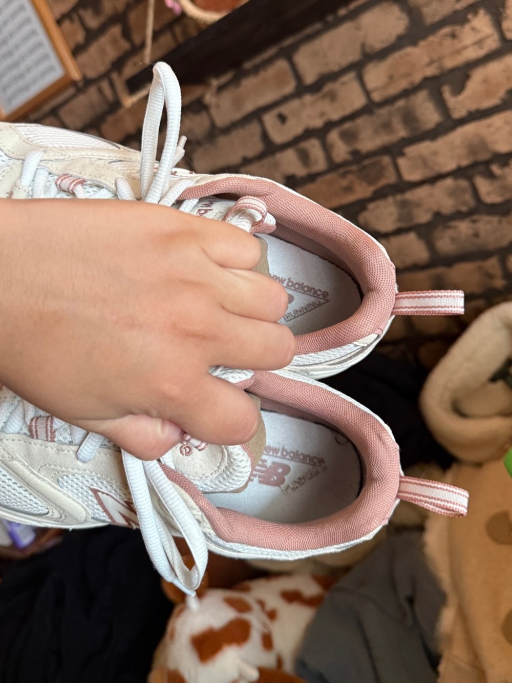 New Balance 408 Cream and Pink Mesh Suede Sneakers Size 8.5 Athleisure Dad Shoe - Picture 10 of 12